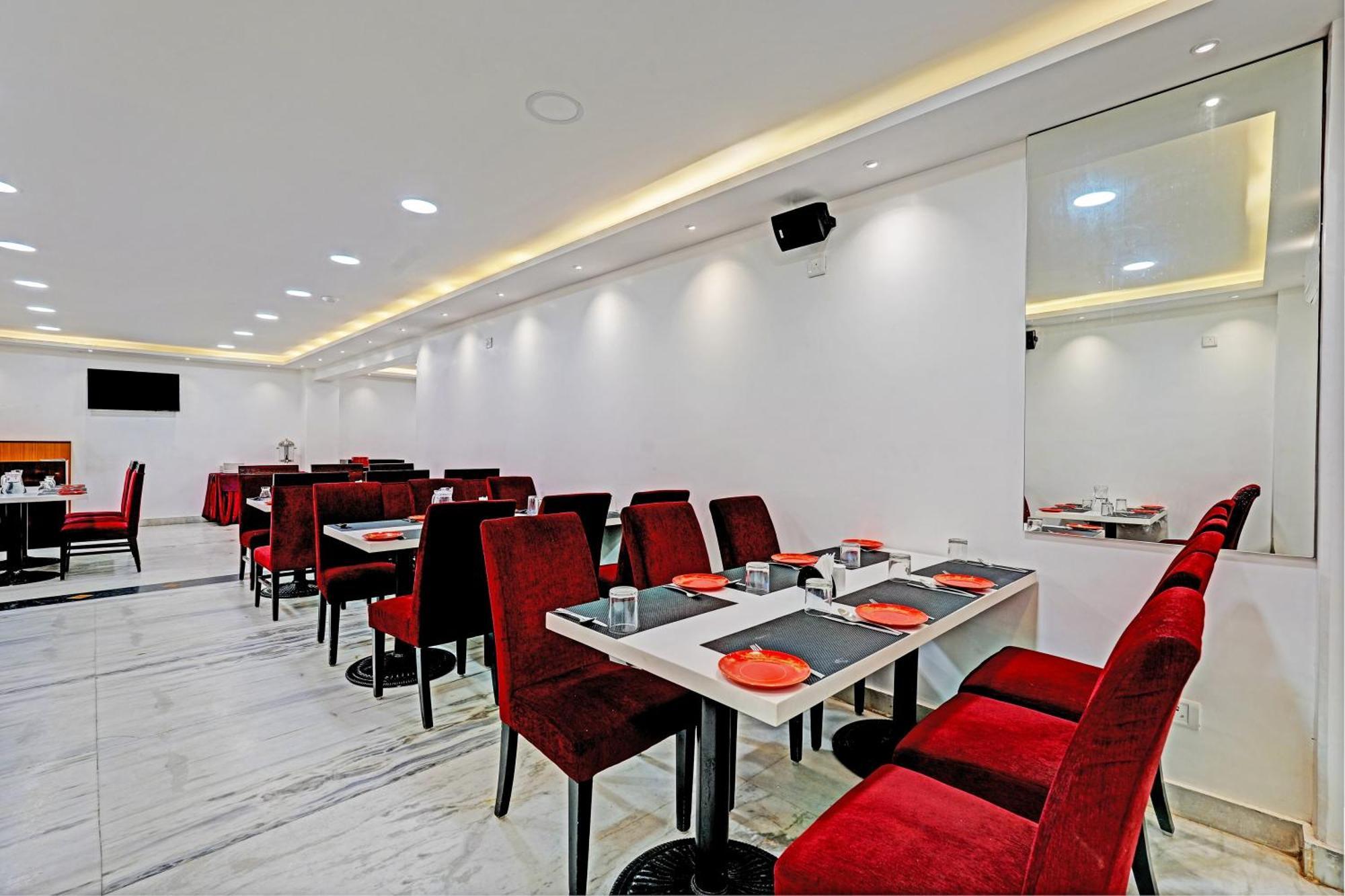 Hotel Hight Krone A Family Hotel Near Igi Airport Delhi New Delhi Buitenkant foto