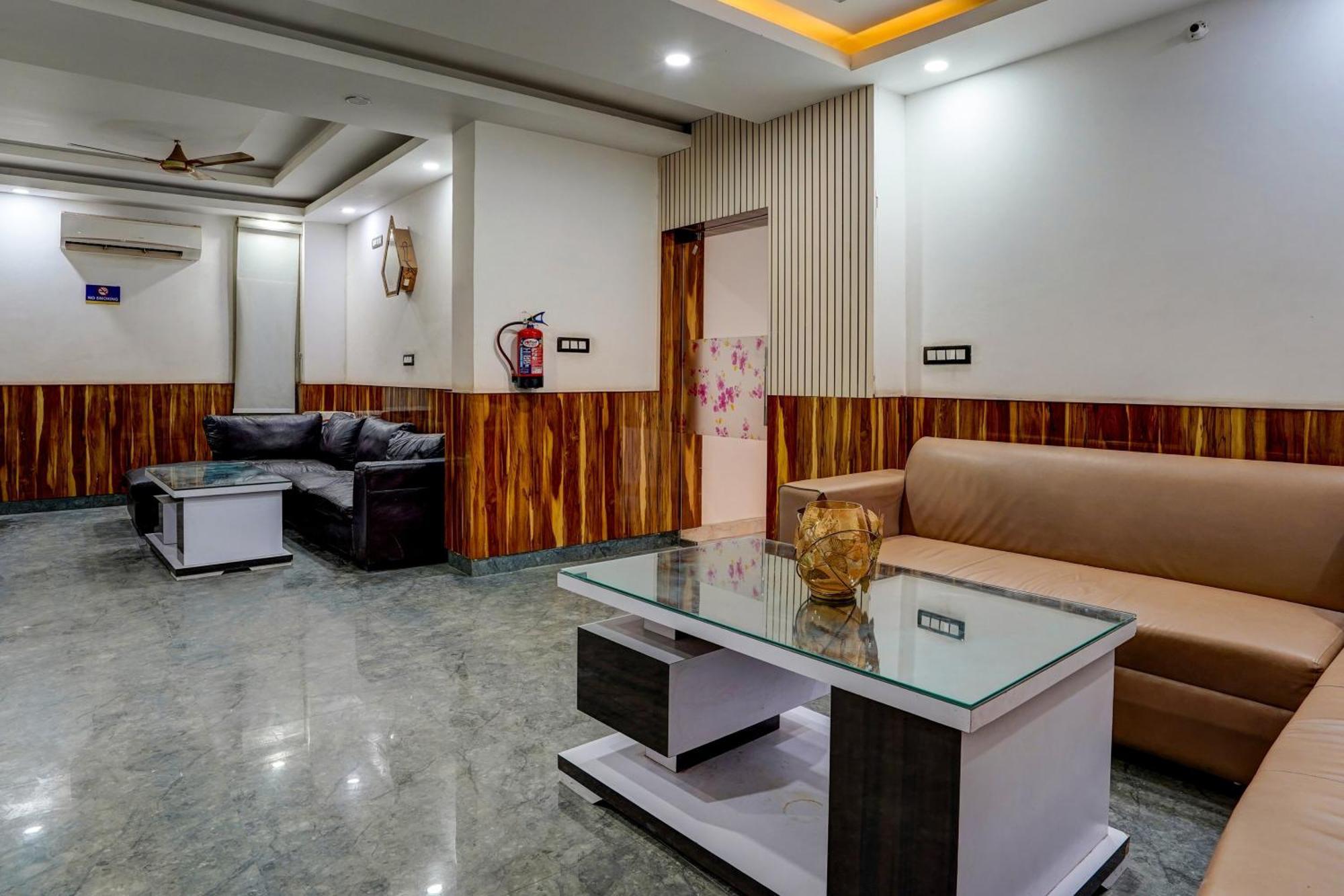 Hotel Hight Krone A Family Hotel Near Igi Airport Delhi New Delhi Buitenkant foto