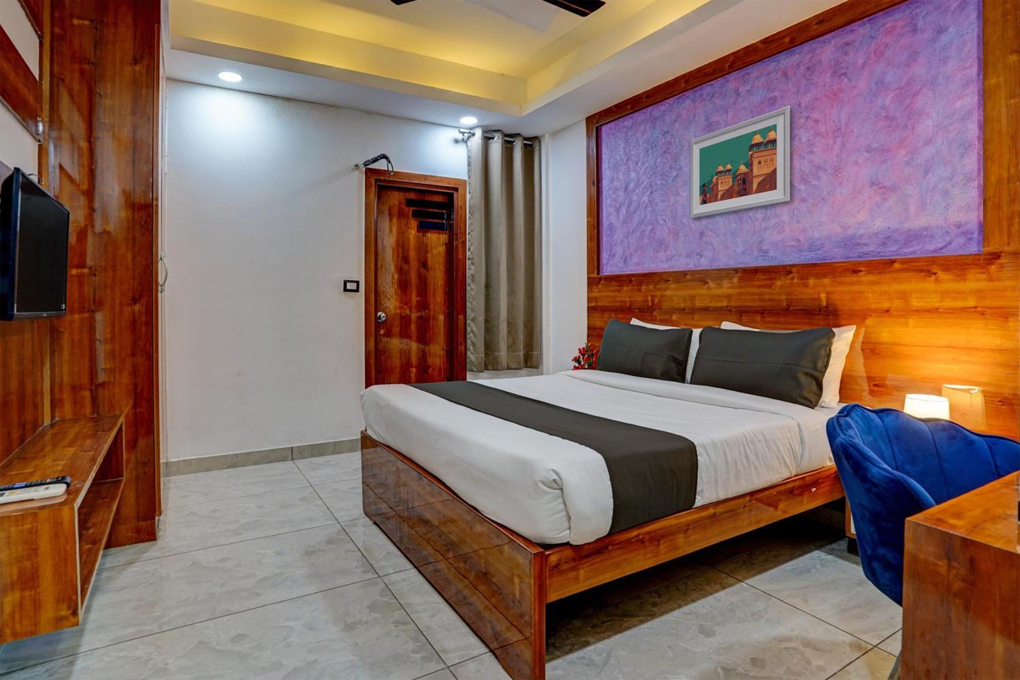 Hotel Hight Krone A Family Hotel Near Igi Airport Delhi New Delhi Buitenkant foto