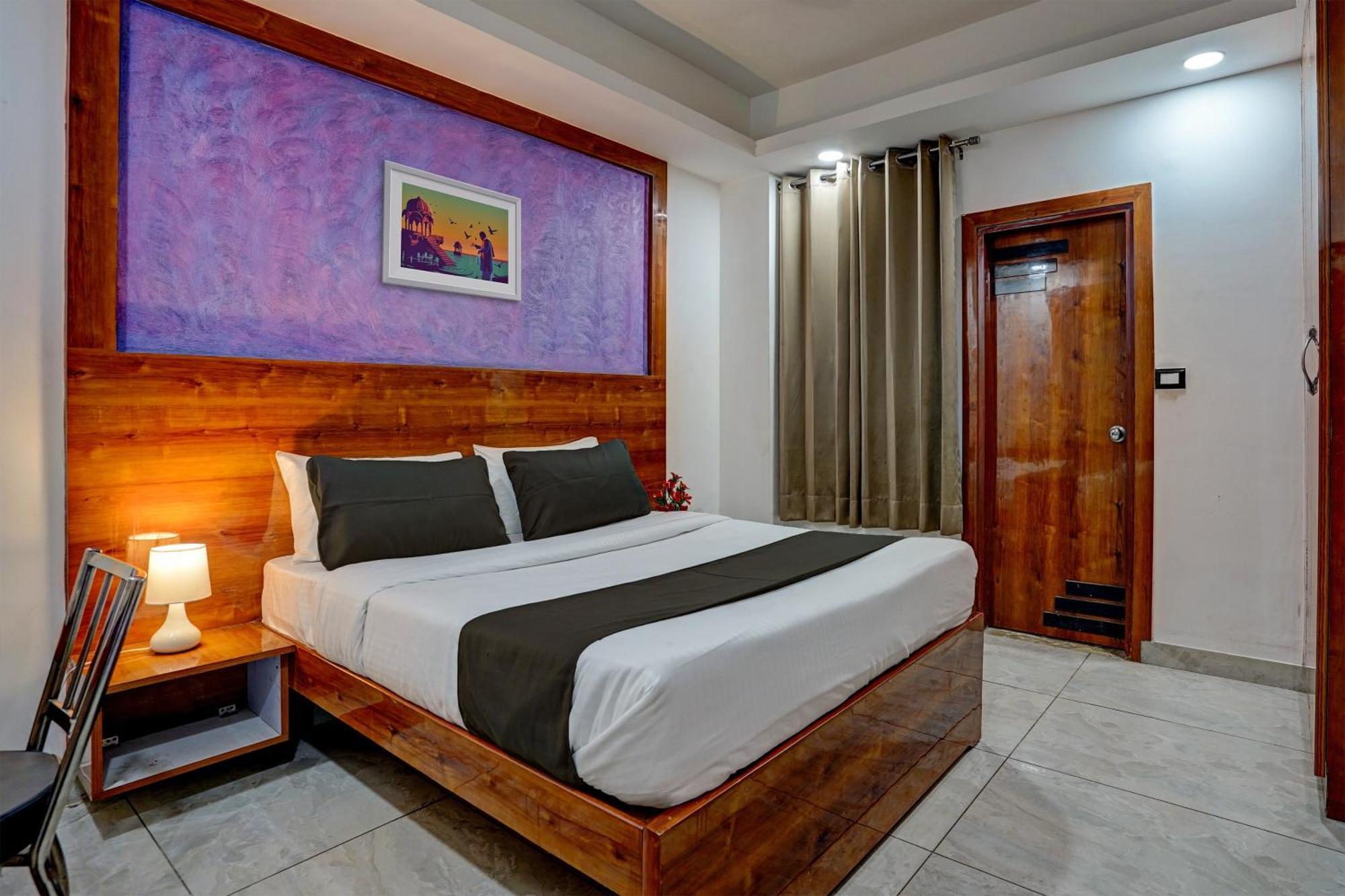 Hotel Hight Krone A Family Hotel Near Igi Airport Delhi New Delhi Buitenkant foto